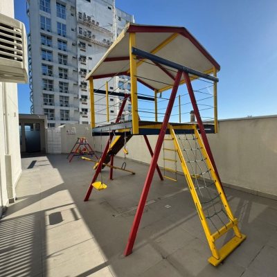 Apartamentos com 81m², 3 quartos, 1 suíte, 2 garagens, no bairro Centro em Florianópolis