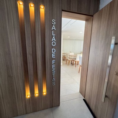 Apartamentos com 81m², 3 quartos, 1 suíte, 2 garagens, no bairro Centro em Florianópolis