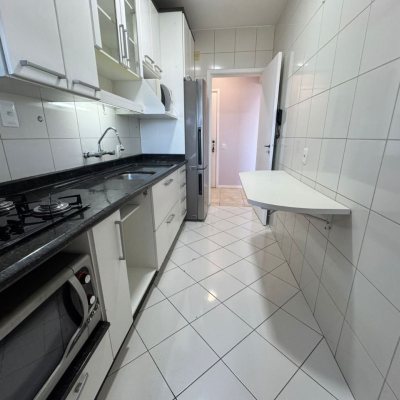 Apartamentos com 81m², 3 quartos, 1 suíte, 2 garagens, no bairro Centro em Florianópolis