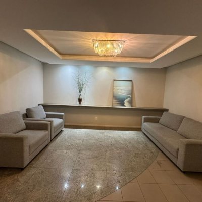 Apartamentos com 81m², 3 quartos, 1 suíte, 2 garagens, no bairro Centro em Florianópolis