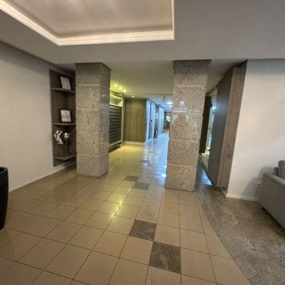 Apartamentos com 81m², 3 quartos, 1 suíte, 2 garagens, no bairro Centro em Florianópolis