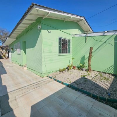 Casa Residencial com 90m², 3 quartos, 2 garagens, no bairro Forquilhinha em São José