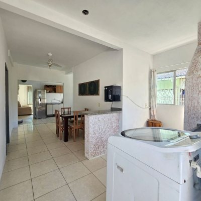 Casa Residencial com 90m², 3 quartos, 2 garagens, no bairro Forquilhinha em São José