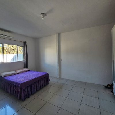 Casa Residencial com 90m², 3 quartos, 2 garagens, no bairro Forquilhinha em São José
