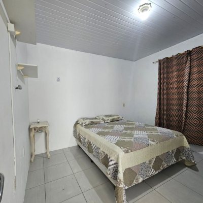 Casa Residencial com 90m², 3 quartos, 2 garagens, no bairro Forquilhinha em São José