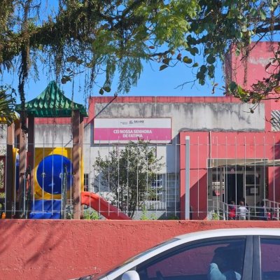 Casa Residencial com 90m², 3 quartos, 2 garagens, no bairro Forquilhinha em São José