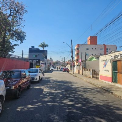 Casa Residencial com 90m², 3 quartos, 2 garagens, no bairro Forquilhinha em São José