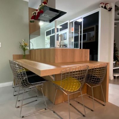 Casa Residencial com 365m², 3 quartos, 3 suítes, 11 garagens, no bairro Agronômica em Florianópolis