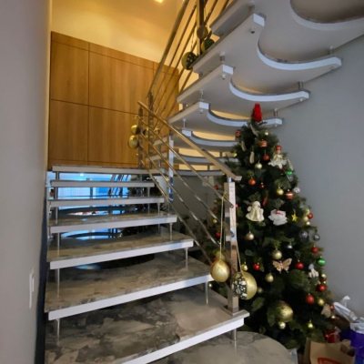 Casa Residencial com 365m², 3 quartos, 3 suítes, 11 garagens, no bairro Agronômica em Florianópolis