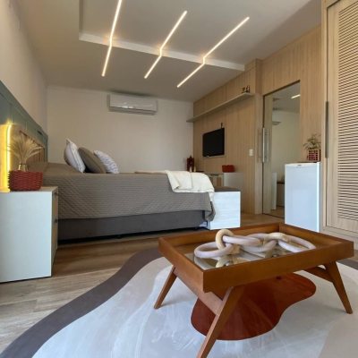 Casa Residencial com 365m², 3 quartos, 3 suítes, 11 garagens, no bairro Agronômica em Florianópolis