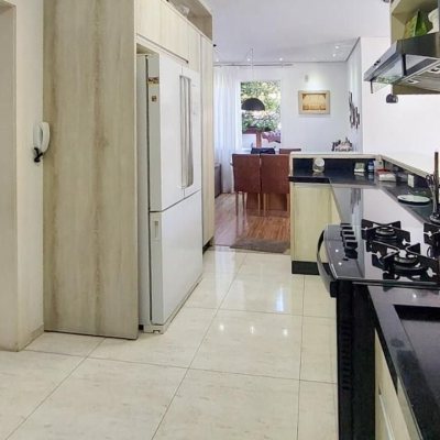 Casa Residencial com 322m², 3 quartos, 3 suítes, 2 garagens, no bairro Lagoa da Conceição em Florianópolis