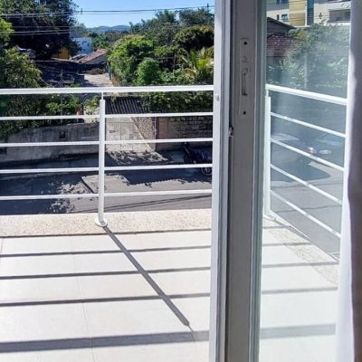 Casa Residencial com 322m², 3 quartos, 3 suítes, 2 garagens, no bairro Lagoa da Conceição em Florianópolis