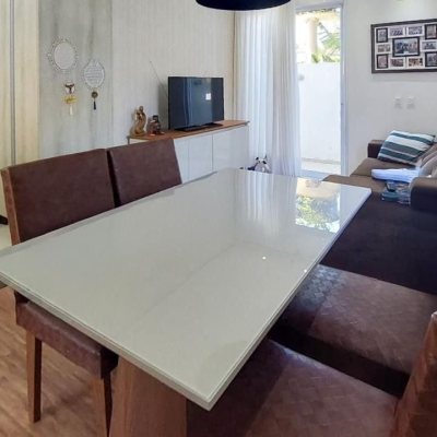 Casa Residencial com 322m², 3 quartos, 3 suítes, 2 garagens, no bairro Lagoa da Conceição em Florianópolis