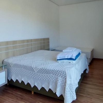 Casa Residencial com 322m², 3 quartos, 3 suítes, 2 garagens, no bairro Lagoa da Conceição em Florianópolis