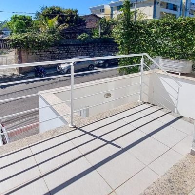 Casa Residencial com 322m², 3 quartos, 3 suítes, 2 garagens, no bairro Lagoa da Conceição em Florianópolis