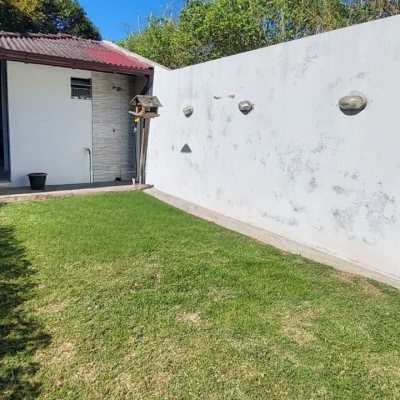 Casa Residencial com 322m², 3 quartos, 3 suítes, 2 garagens, no bairro Lagoa da Conceição em Florianópolis