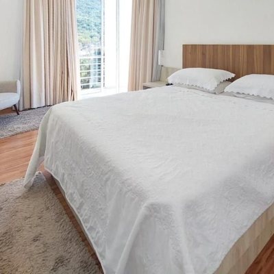 Casa Residencial com 322m², 3 quartos, 3 suítes, 2 garagens, no bairro Lagoa da Conceição em Florianópolis