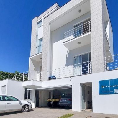 Casa Residencial com 322m², 3 quartos, 3 suítes, 2 garagens, no bairro Lagoa da Conceição em Florianópolis