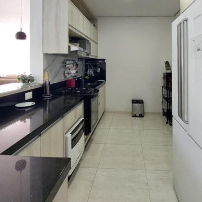 Casa Residencial com 322m², 3 quartos, 3 suítes, 2 garagens, no bairro Lagoa da Conceição em Florianópolis