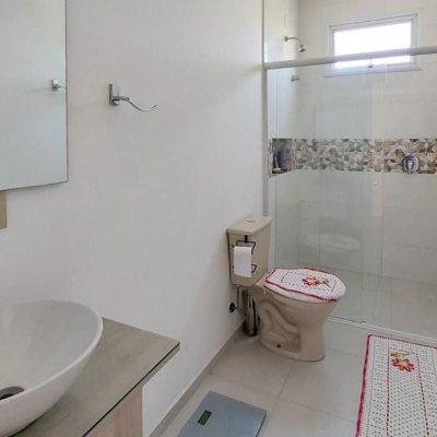 Casa Residencial com 322m², 3 quartos, 3 suítes, 2 garagens, no bairro Lagoa da Conceição em Florianópolis