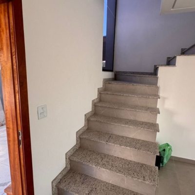 Casa Residencial com 110m², 2 quartos, 2 suítes, 2 garagens, no bairro Ingleses do Rio Vermelho em Florianópolis