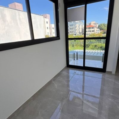 Casa Residencial com 110m², 2 quartos, 2 suítes, 2 garagens, no bairro Ingleses do Rio Vermelho em Florianópolis