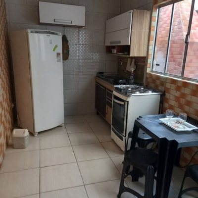 Casa Residencial com 87m², 3 quartos, 2 suítes, 5 garagens, no bairro Agronômica em Florianópolis