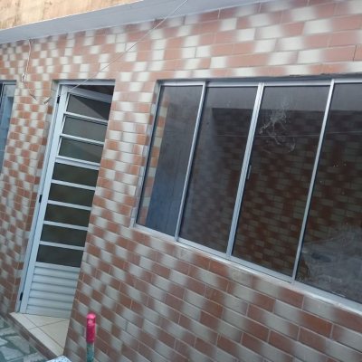 Casa Residencial com 87m², 3 quartos, 2 suítes, 5 garagens, no bairro Agronômica em Florianópolis