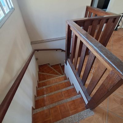 Casa Residencial com 87m², 3 quartos, 2 suítes, 5 garagens, no bairro Agronômica em Florianópolis