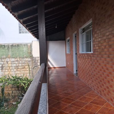 Casa Residencial com 87m², 3 quartos, 2 suítes, 5 garagens, no bairro Agronômica em Florianópolis