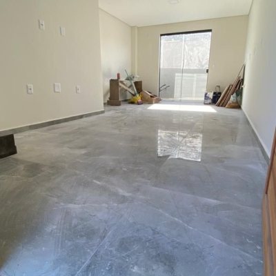 Sobrado Residencial com 48m², 2 quartos, 1 suíte, 1 garagem, no bairro Rio Vermelho em Florianópolis