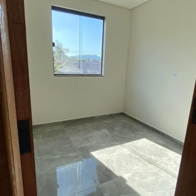 Sobrado Residencial com 48m², 2 quartos, 1 suíte, 1 garagem, no bairro Rio Vermelho em Florianópolis