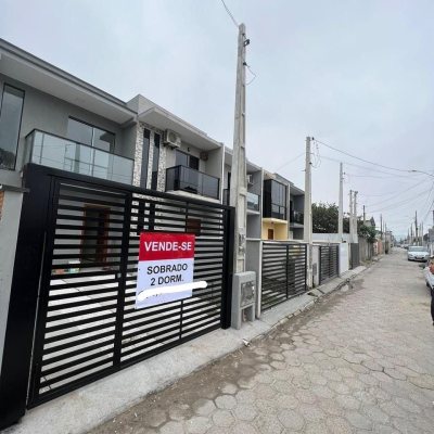 Sobrado Residencial com 48m², 2 quartos, 1 suíte, 1 garagem, no bairro Rio Vermelho em Florianópolis