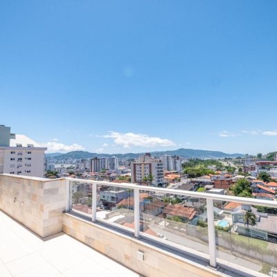 Apartamentos com 180m², 3 quartos, 3 suítes, 3 garagens, no bairro Estreito em Florianópolis