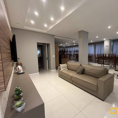 Apartamentos com 180m², 3 quartos, 3 suítes, 3 garagens, no bairro Estreito em Florianópolis