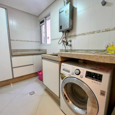 Apartamentos com 180m², 3 quartos, 3 suítes, 3 garagens, no bairro Estreito em Florianópolis