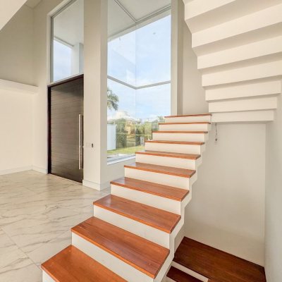 Casa Residencial com 450m², 4 quartos, 4 suítes, 4 garagens, no bairro Jurerê Internacional em Florianópolis