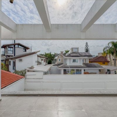 Casa Residencial com 450m², 4 quartos, 4 suítes, 4 garagens, no bairro Jurerê Internacional em Florianópolis