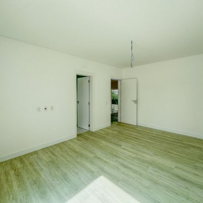 Casa Residencial com 450m², 4 quartos, 4 suítes, 4 garagens, no bairro Jurerê Internacional em Florianópolis