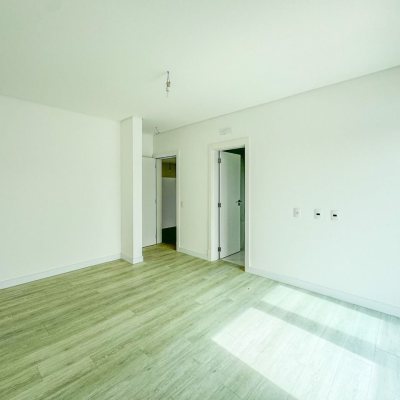 Casa Residencial com 450m², 4 quartos, 4 suítes, 4 garagens, no bairro Jurerê Internacional em Florianópolis