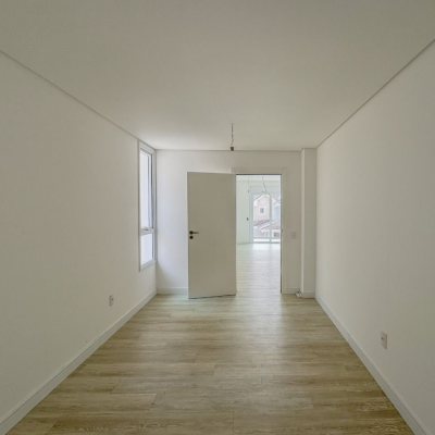 Casa Residencial com 450m², 4 quartos, 4 suítes, 4 garagens, no bairro Jurerê Internacional em Florianópolis