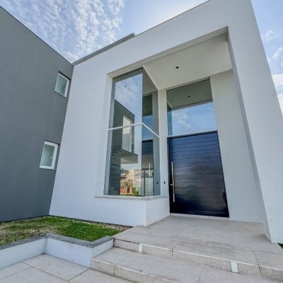 Casa Residencial com 450m², 4 quartos, 4 suítes, 4 garagens, no bairro Jurerê Internacional em Florianópolis