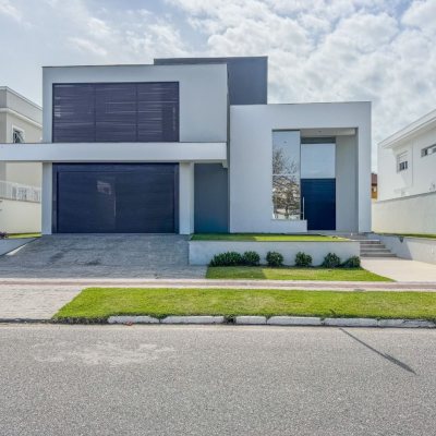 Casa Residencial com 450m², 4 quartos, 4 suítes, 4 garagens, no bairro Jurerê Internacional em Florianópolis