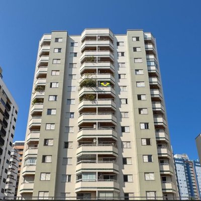 Apartamentos com 122m², 3 quartos, 1 suíte, 1 garagem, no bairro Centro em Florianópolis
