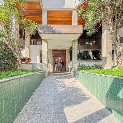 Apartamentos com 122m², 3 quartos, 1 suíte, 1 garagem, no bairro Centro em Florianópolis