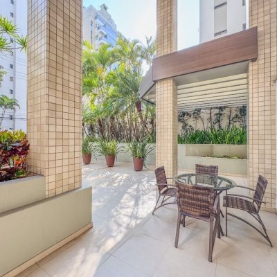 Apartamentos com 122m², 3 quartos, 1 suíte, 1 garagem, no bairro Centro em Florianópolis