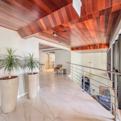 Apartamentos com 122m², 3 quartos, 1 suíte, 1 garagem, no bairro Centro em Florianópolis