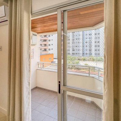 Apartamentos com 122m², 3 quartos, 1 suíte, 1 garagem, no bairro Centro em Florianópolis
