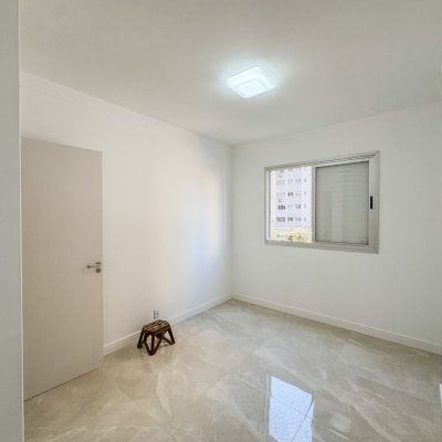 Apartamentos com 122m², 3 quartos, 1 suíte, 1 garagem, no bairro Centro em Florianópolis
