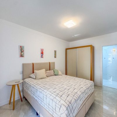 Apartamentos com 122m², 3 quartos, 1 suíte, 1 garagem, no bairro Centro em Florianópolis